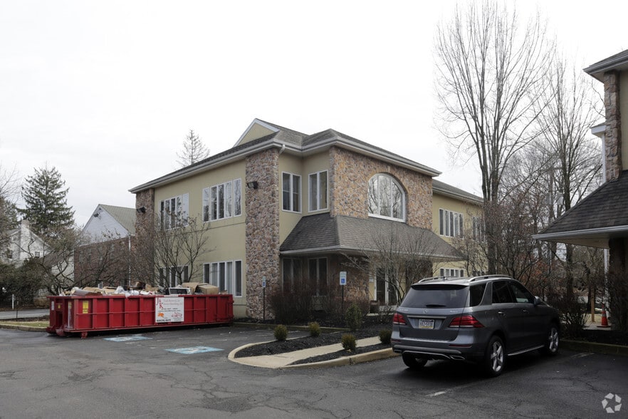 1171 Lancaster Ave, Berwyn, PA à louer - Photo du bâtiment - Image 2 de 2