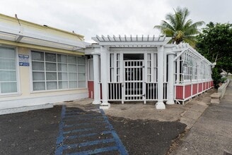 3040 Waialae Ave, Honolulu, HI for lease Building Photo- Image 1 of 1