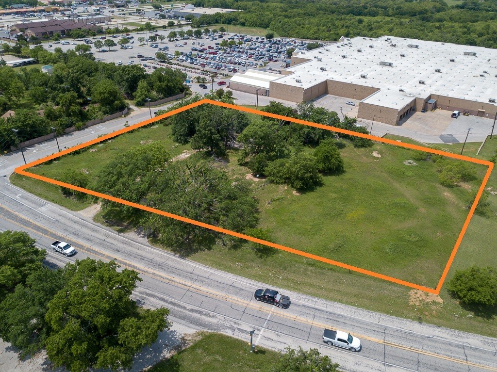 1811 N Grand Ave, Gainesville, TX à vendre Autre- Image 1 de 1