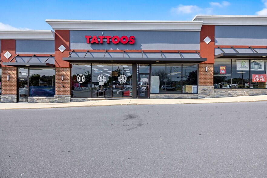 2604 W Main St, Waynesboro, VA à louer - Photo du bâtiment - Image 2 de 40