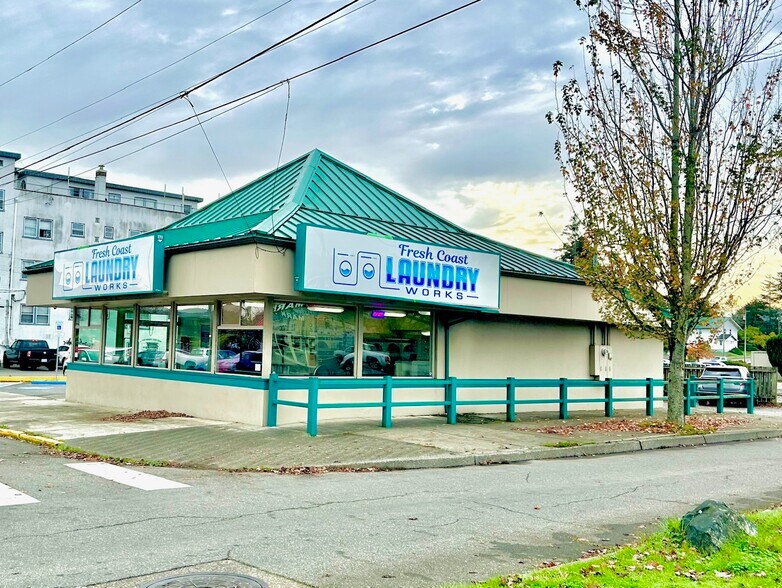 1921 Virginia Ave, North Bend, OR à vendre - Photo du bâtiment - Image 2 de 12