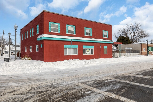 Plus de détails pour 201 3rd St, Fairport Harbor, OH - Services hôteliers à vendre