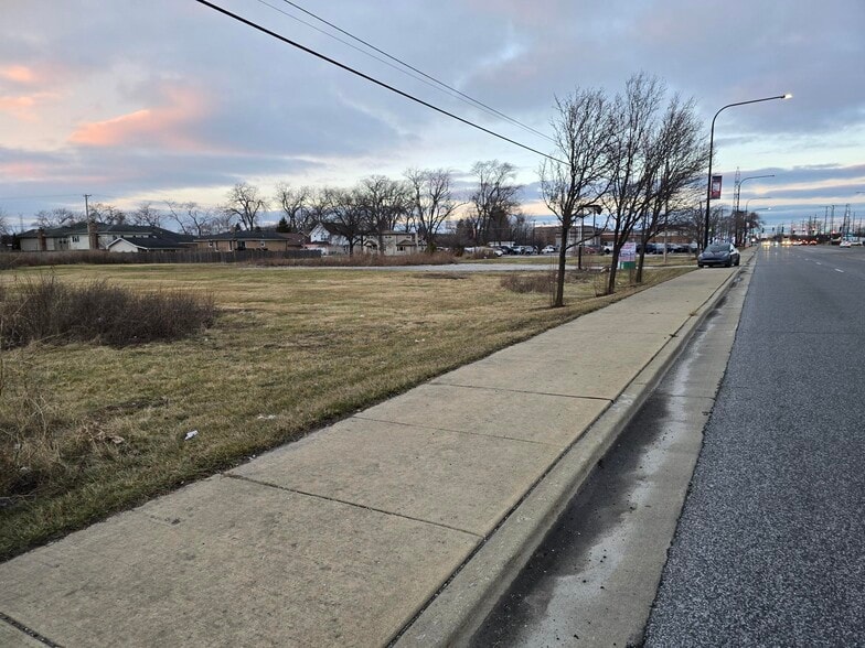 7230 S Harlem Ave, Bridgeview, IL for sale - Building Photo - Image 2 of 12