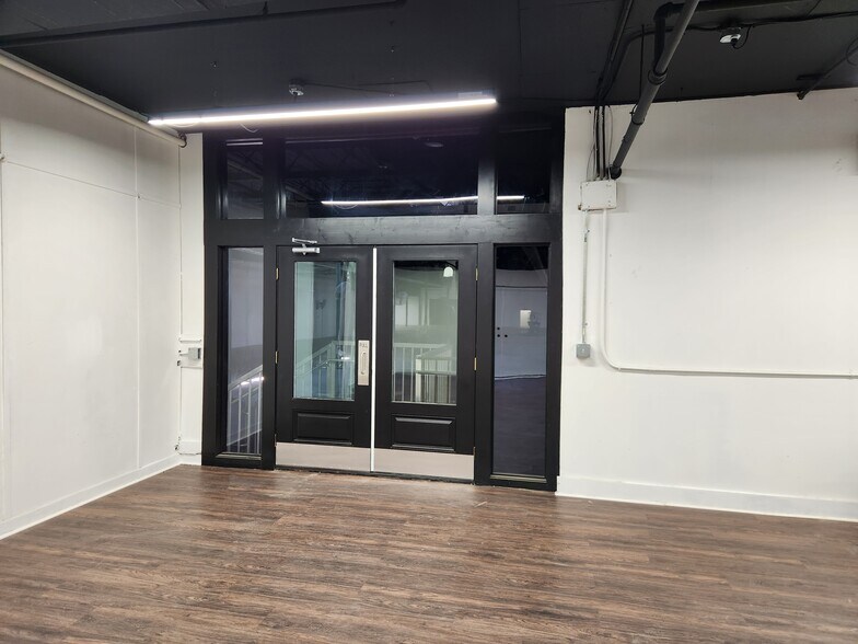 1105 W Bramlett Rd, Greenville, SC à louer - Photo du bâtiment - Image 3 de 4
