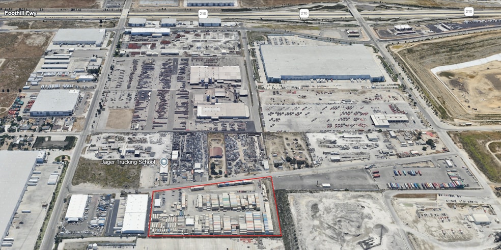 2010 Stonehurst Dr, Rialto, CA for lease - Building Photo - Image 2 of 8