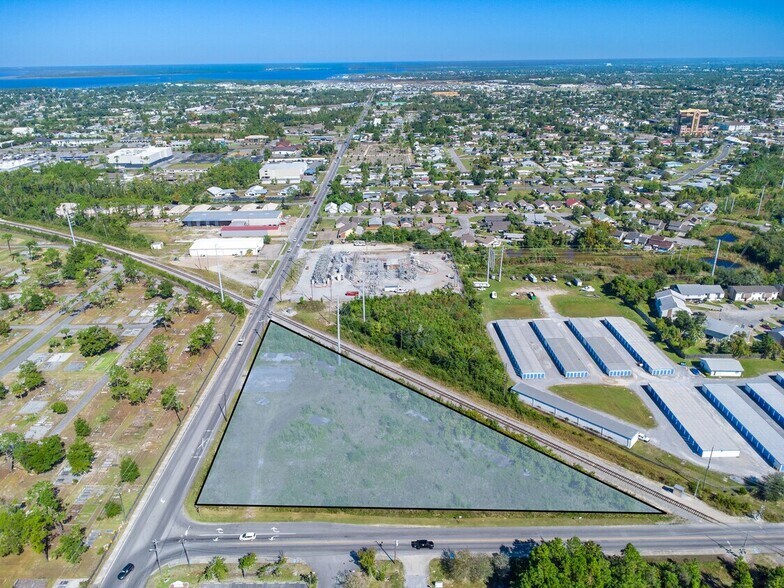 1904 Lisenby Ave, Panama City, FL à louer - Photo du bâtiment - Image 3 de 4