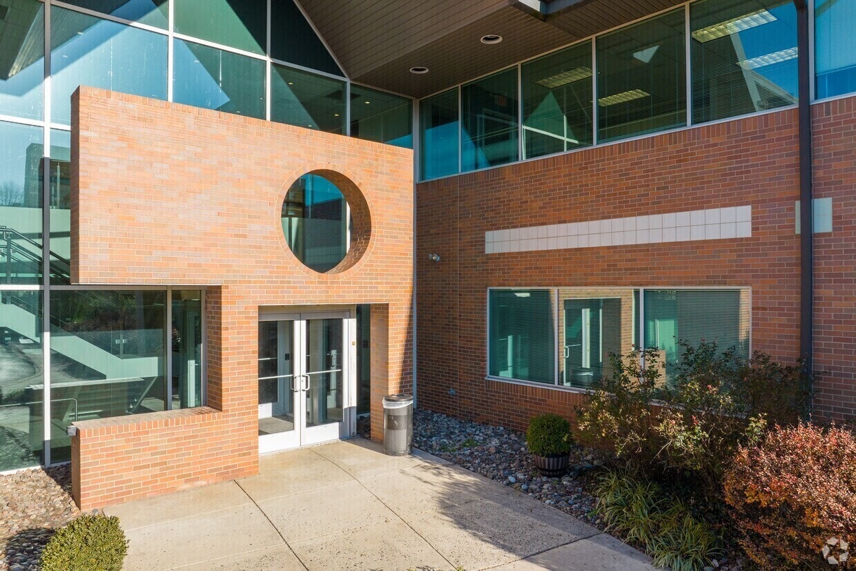 960 Harvest Dr, Blue Bell, PA for lease Building Photo- Image 1 of 41