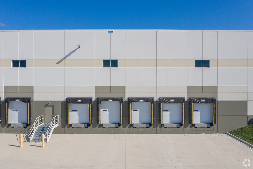 660-720 Northgate Pky, Wheeling, IL à louer - Photo du bâtiment - Image 3 de 7