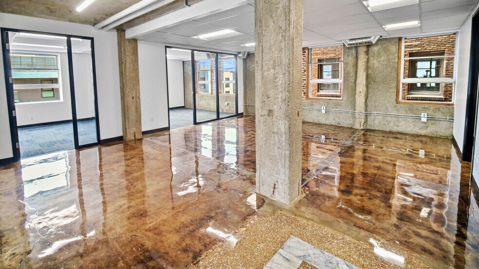 235-247 E Broadway, Long Beach, CA à louer - Photo intérieure - Image 3 de 16