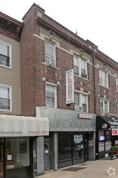 8017 Myrtle Ave, Glendale, NY à vendre - Photo principale - Image 1 de 1