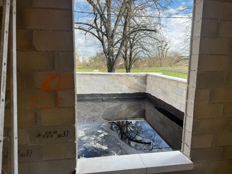 Office in Dijon for lease - Construction Photo - Image 3 of 3