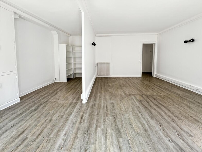 24 Rue De Clichy, Paris for lease - Building Photo - Image 3 of 9