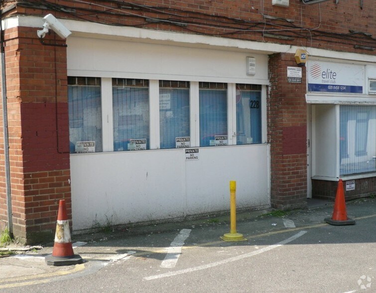 St Albans Ln, Londres à louer - Photo du bâtiment - Image 3 de 8