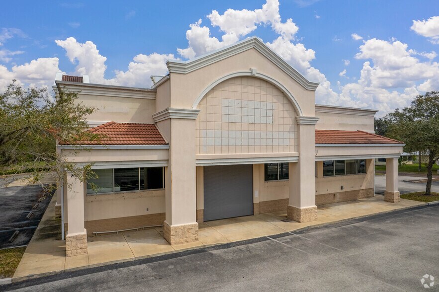 800 N Orange Ave, Green Cove Springs, FL à louer - Photo du bâtiment - Image 2 de 18