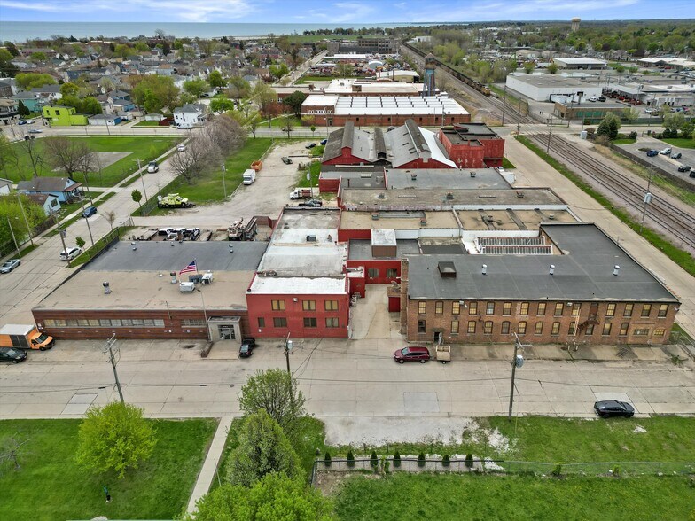1301 18th St, Racine, WI à louer - Photo du bâtiment - Image 2 de 4