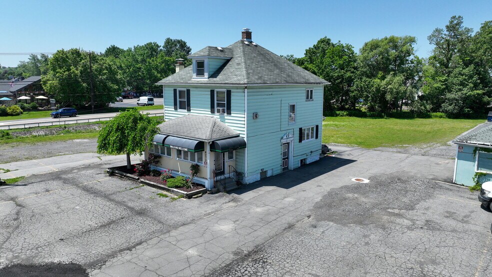4270 Abbott Rd, Orchard Park, NY à vendre - Photo du bâtiment - Image 2 de 13
