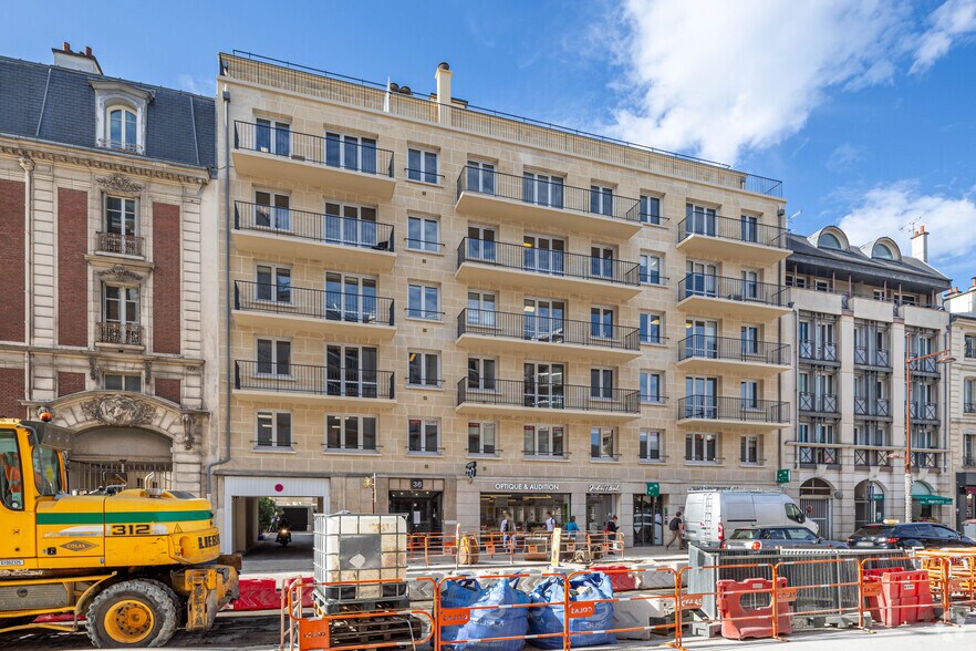 Bureau dans Versailles à louer - Photo du bâtiment - Image 2 de 2