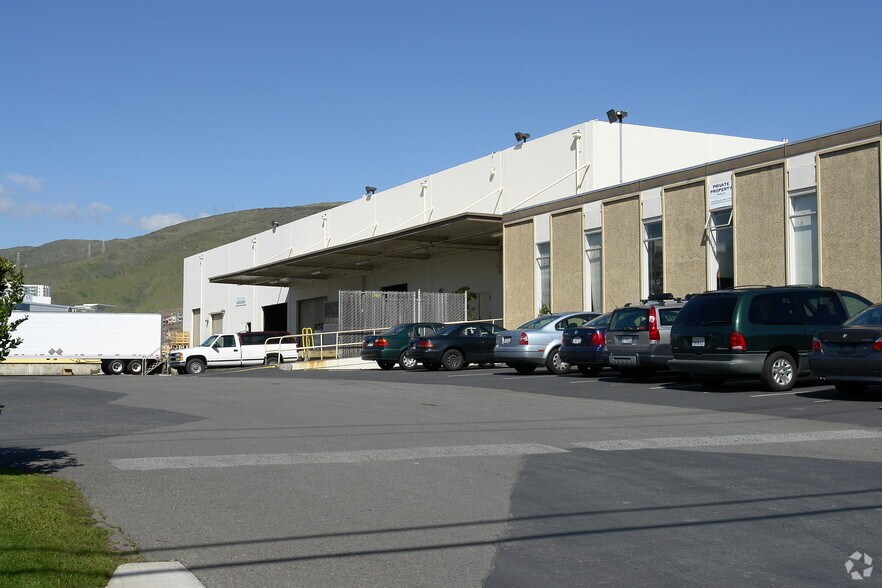 439 Eccles Ave, South San Francisco, CA à louer - Photo du bâtiment - Image 1 de 3