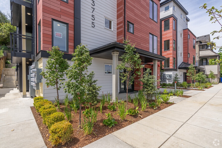 3727-3755 S Hood Ave, Portland, OR for sale - Building Photo - Image 3 of 30