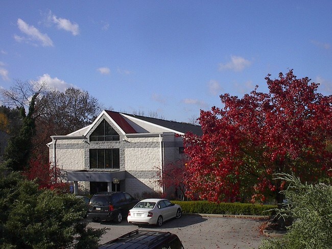 More details for 993 Brodhead Rd, Coraopolis, PA - Office for Lease