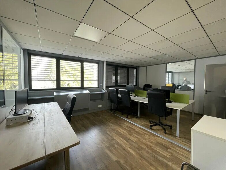 Bureau dans Villeurbanne à louer - Photo intérieure - Image 2 de 7