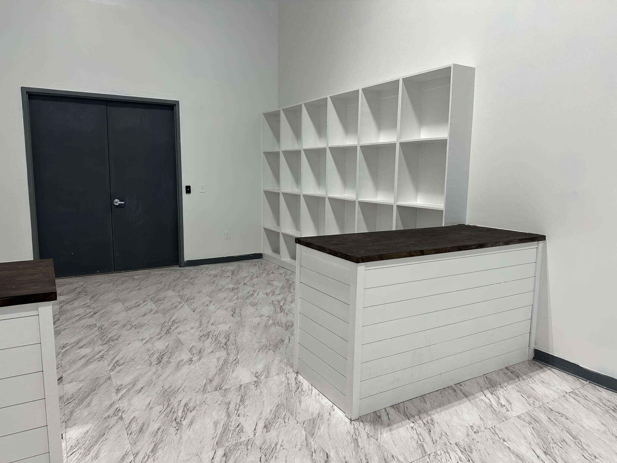 2661 Midway Rd S, Carrollton, TX for lease Interior Photo- Image 1 of 7