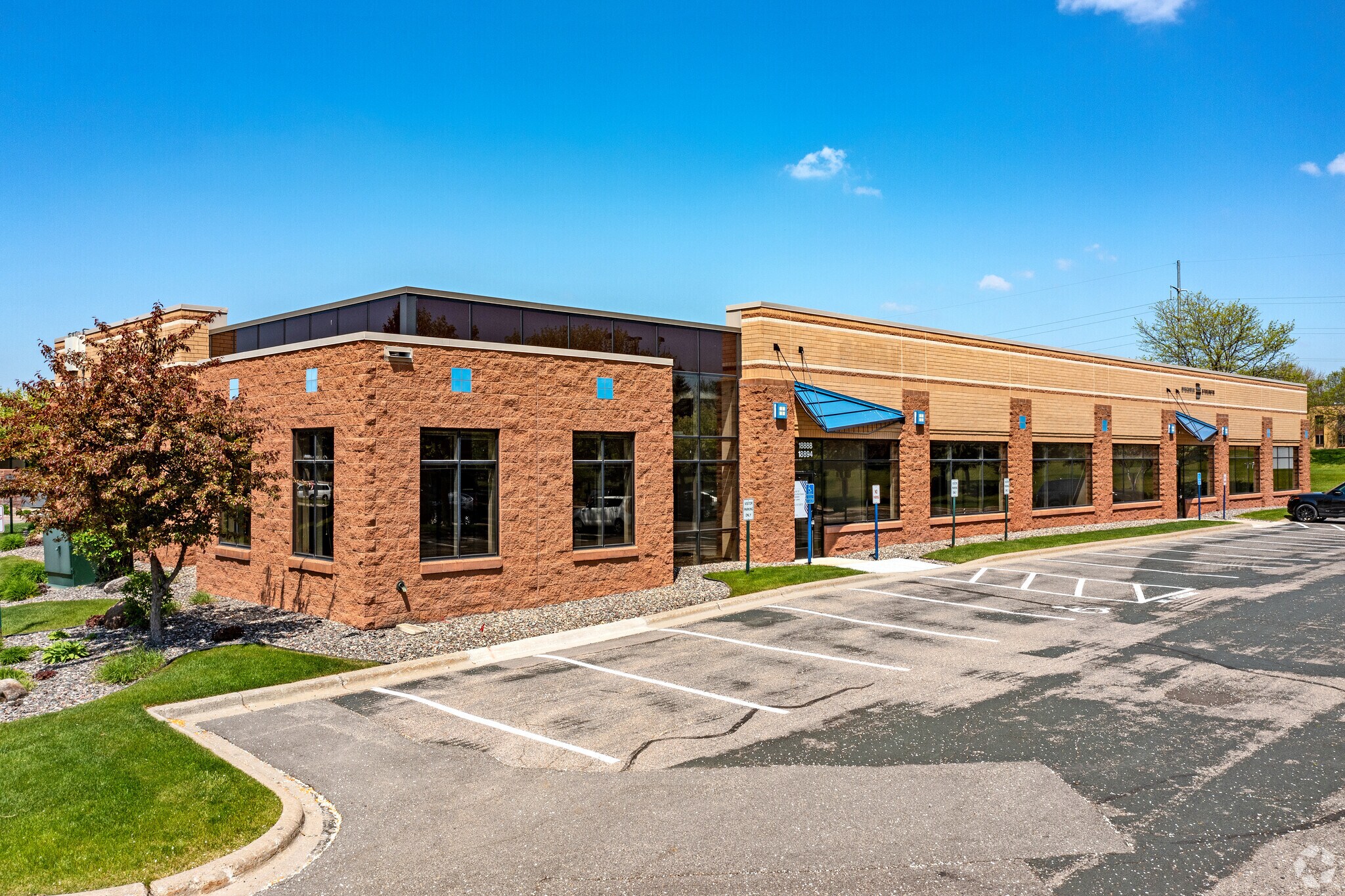 18860 Lake Dr E, Chanhassen, MN for lease Building Photo- Image 1 of 8