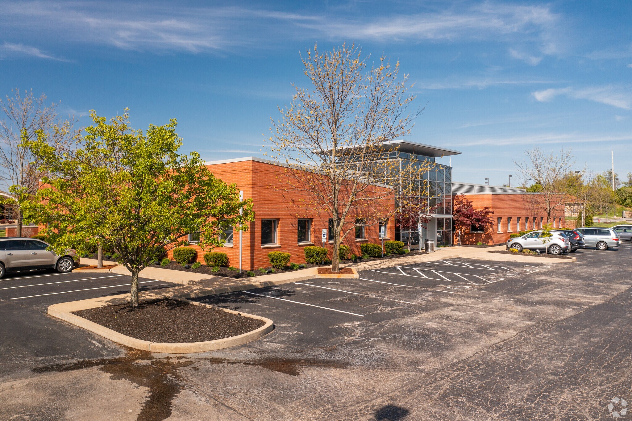 4601 Executive Center Pky, Saint Peters, MO for lease Building Photo- Image 1 of 5