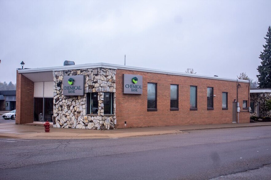 102 W Main St, Belding, MI for lease - Primary Photo - Image 1 of 1