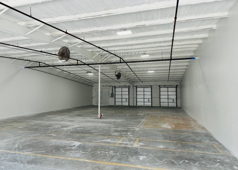 300 Race Track Rd S, Oldsmar, FL for lease - Interior Photo - Image 3 of 8