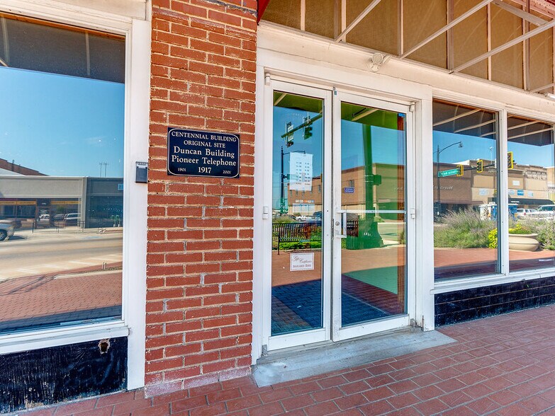 201 E Main St, Ada, OK for sale - Building Photo - Image 3 of 8