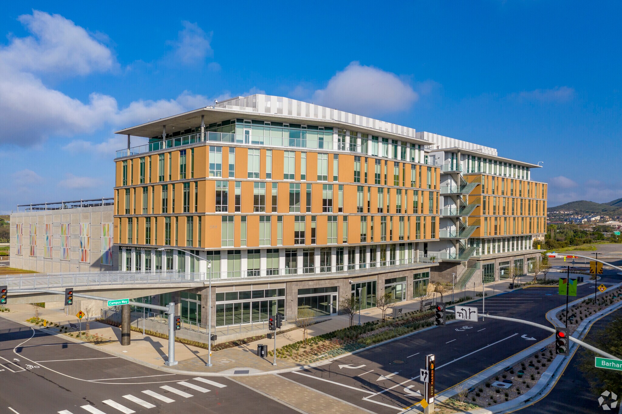 NEC Twin Oaks Valley Rd & Barnham Rd, San Marcos, CA à louer Photo principale- Image 1 de 3
