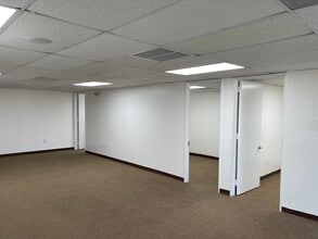 1799 W Oakland Park Blvd, Oakland Park, FL for lease Interior Photo- Image 1 of 4