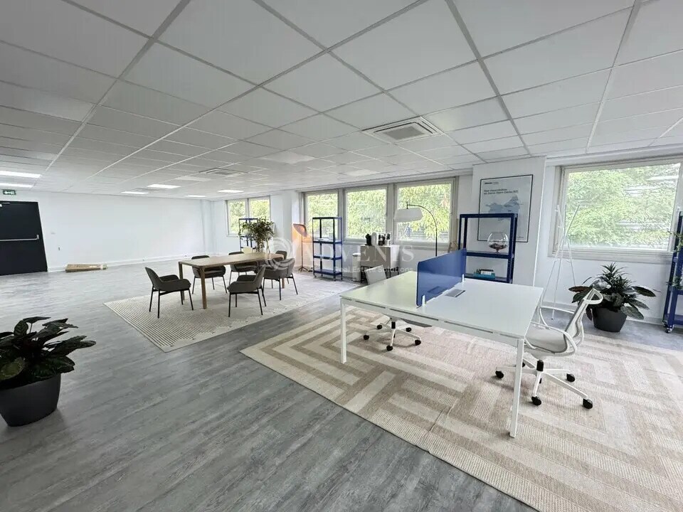 Bureau dans Aulnay-sous-Bois à louer Photo du bâtiment- Image 1 de 5