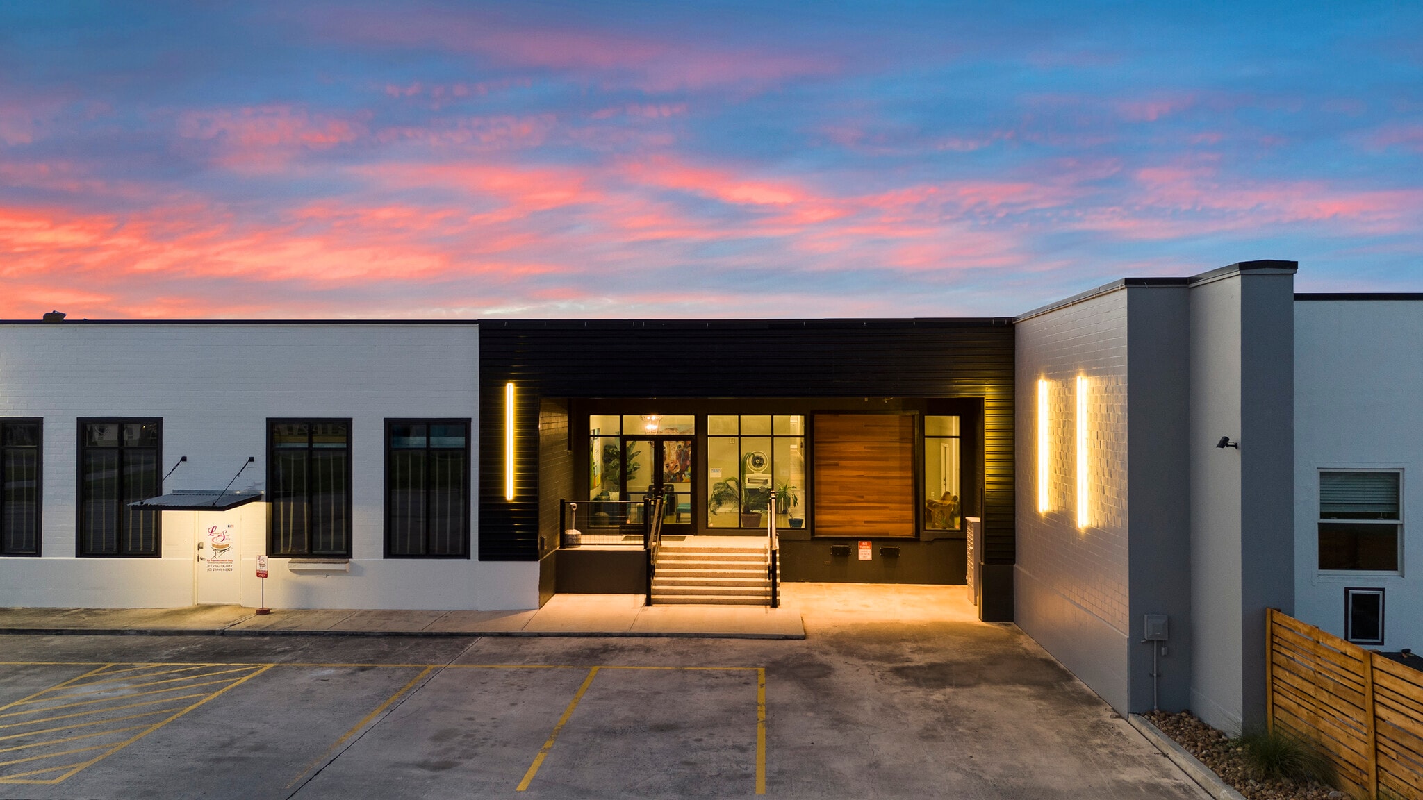 3363 E Commerce St, San Antonio, TX à louer Photo du bâtiment- Image 1 de 48