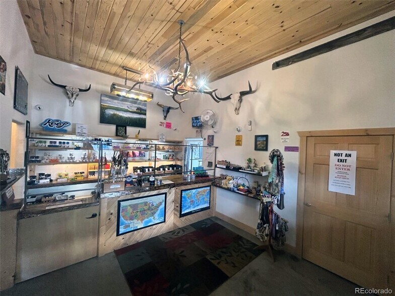 34132 Highway 285, Villa Grove, CO à vendre - Photo du bâtiment - Image 2 de 8