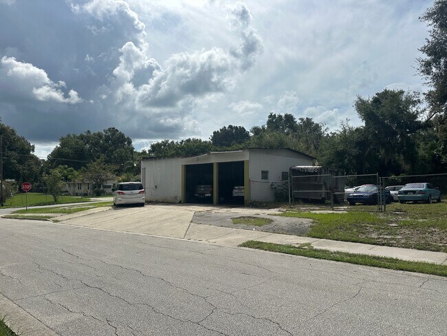 More details for 800 S Adelle Ave, Deland, FL - Specialty for Sale