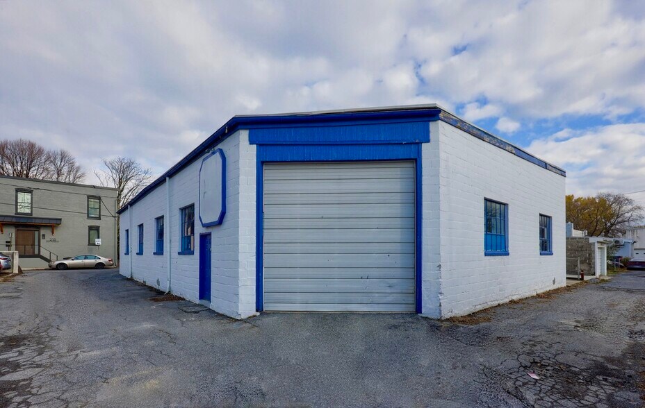 218 E Madison St, Lancaster, PA à vendre - Photo du bâtiment - Image 2 de 14