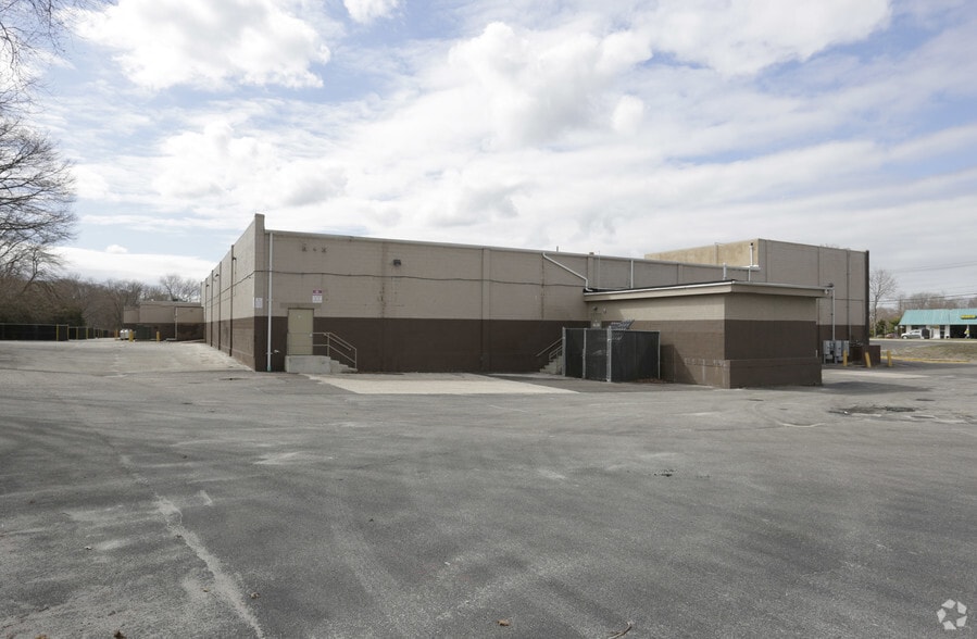 624-640 Middle Country Rd, Selden, NY for lease - Building Photo - Image 2 of 7