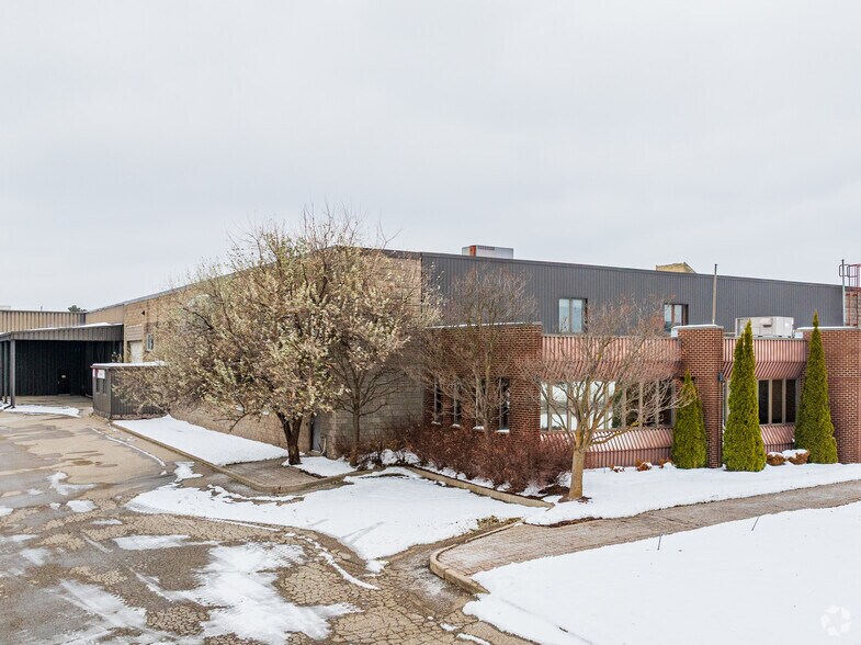 1615 Bishop St N, Cambridge, ON à louer - Photo principale - Image 1 de 2