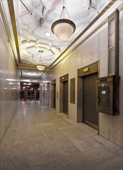 300 Capitol St, Charleston, WV à louer - Photo intérieure - Image 3 de 11