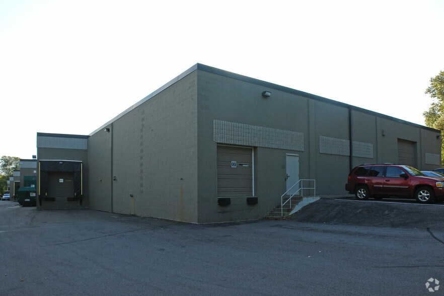 15300-15324 Minnetonka Industrial Rd, Minnetonka, MN à louer - Photo du bâtiment - Image 3 de 6