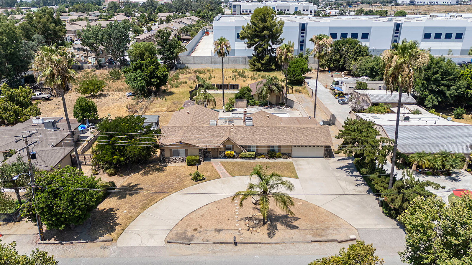 10584 Juniper Ave, Fontana, CA à vendre Photo principale- Image 1 de 15