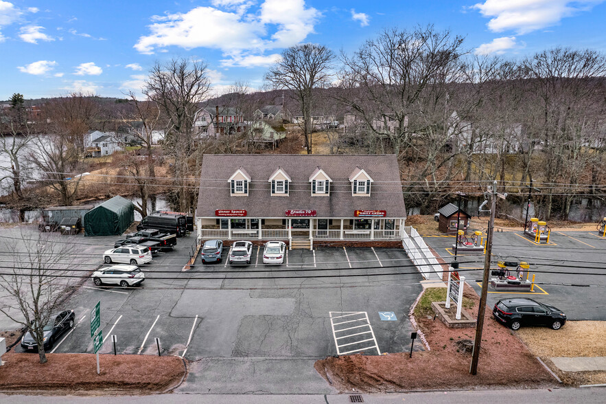 79 Worcester St, Grafton, MA à vendre - Photo du bâtiment - Image 1 de 8