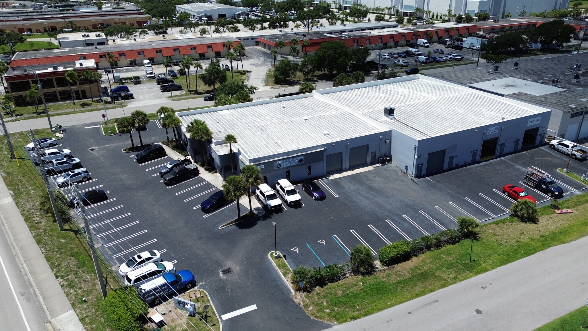 1300 Old Dixie Hwy, Lake Park, FL for lease Building Photo- Image 1 of 8
