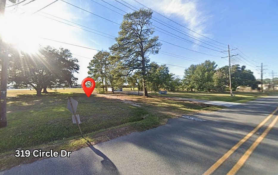 319 Circle Dr, West Monroe, LA à vendre - Photo du bâtiment - Image 2 de 5