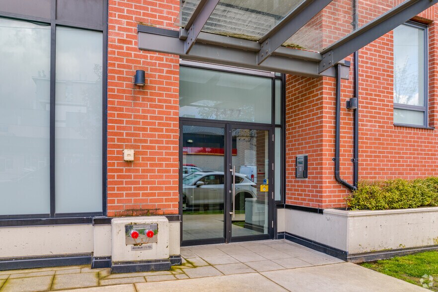 583-595 Broadway E, Vancouver, BC à vendre - Photo du bâtiment - Image 3 de 5