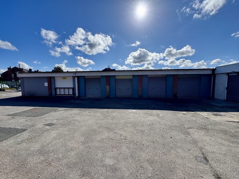 17 Pecks Hl, Mansfield for lease - Building Photo - Image 2 of 3