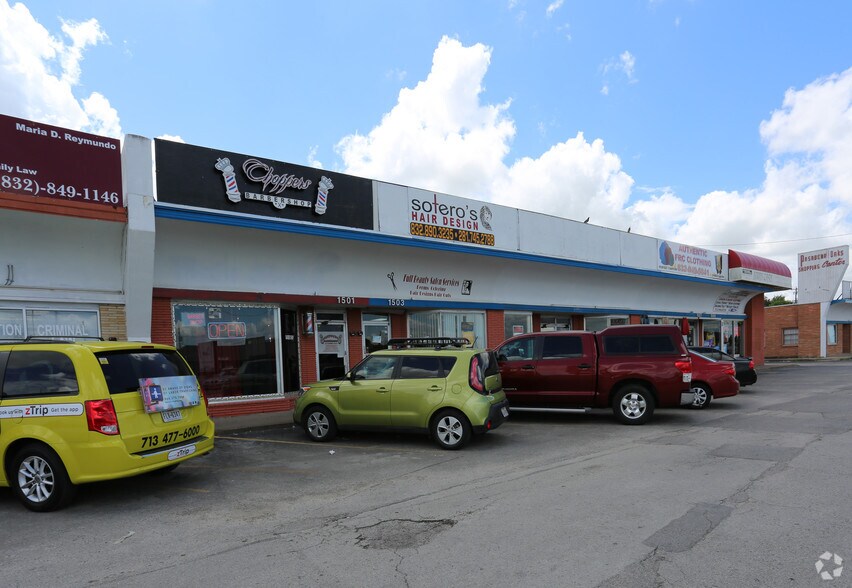 1300-1700 E Richey Rd, Houston, TX à louer - Photo du bâtiment - Image 3 de 7