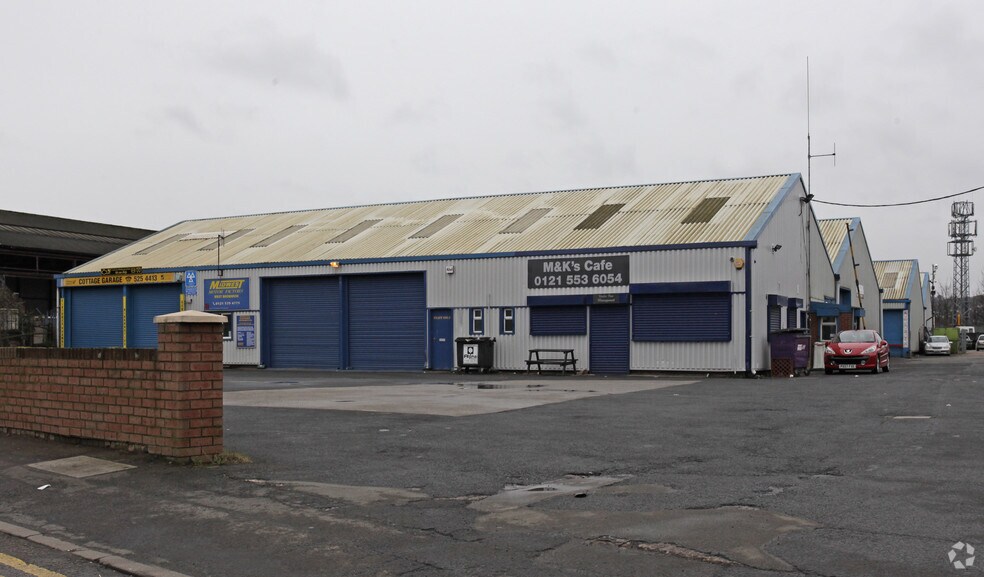 Brandon Way, West Bromwich à louer - Photo du bâtiment - Image 2 de 3